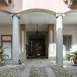 شقة Camozzi